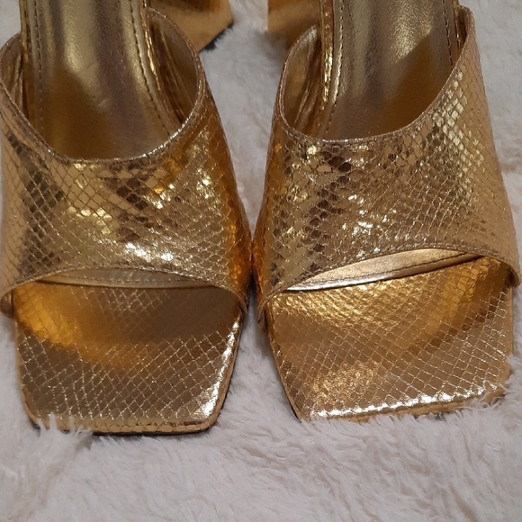 Fashion Nova Gold Heels with Snakeskin Pattern - Picture 6 of 8